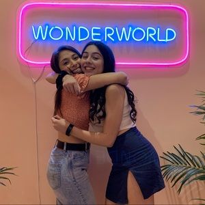 Meet your Posher, Olivia